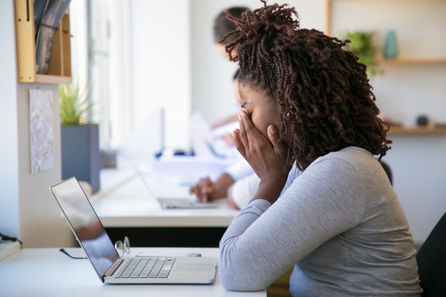 No momento, você está visualizando Atualização da NR-1 passa a exigir que empresas e órgãos públicos identifiquem e previnam riscos à saúde mental no trabalho